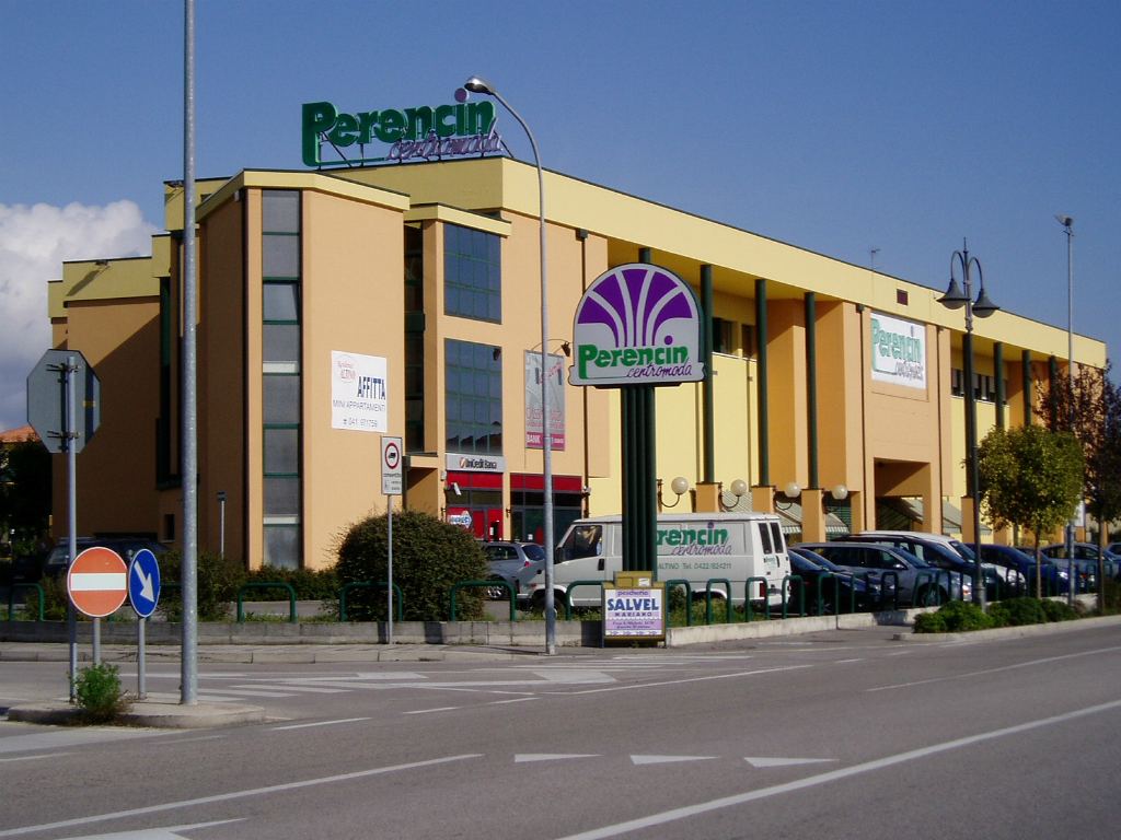 LUNGO SILE - RITROVO PARCHEGGIO PERENCIN ABBIGLIAMENTO
