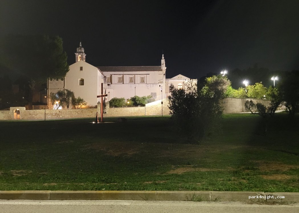 Giù al parcheggio del beato